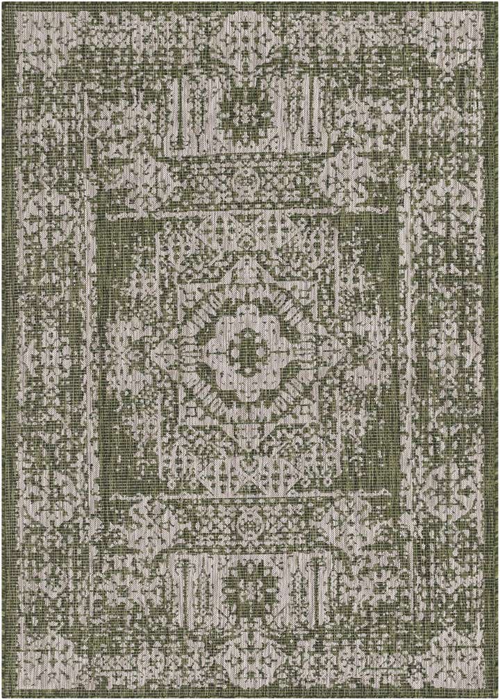 5' 3 x 8' Easy-Clean Traditional Indoor / Outdoor Rug
