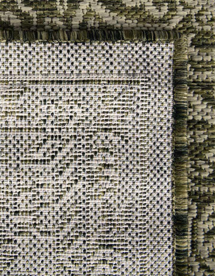 10' x 14' Easy-Clean Traditional Indoor / Outdoor Rug