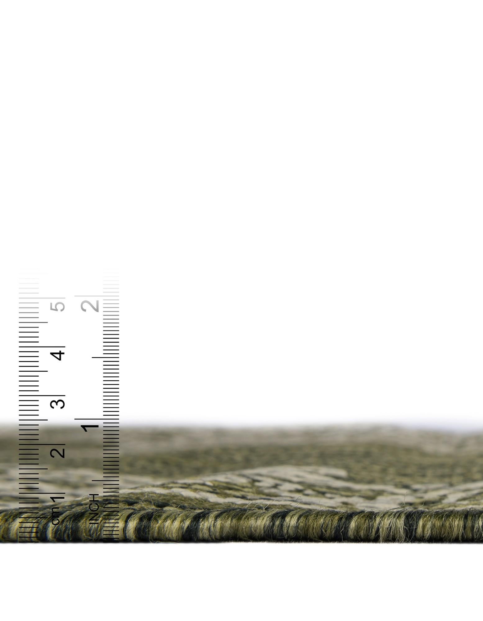7' 10 x 10' Easy-Clean Traditional Indoor / Outdoor Rug