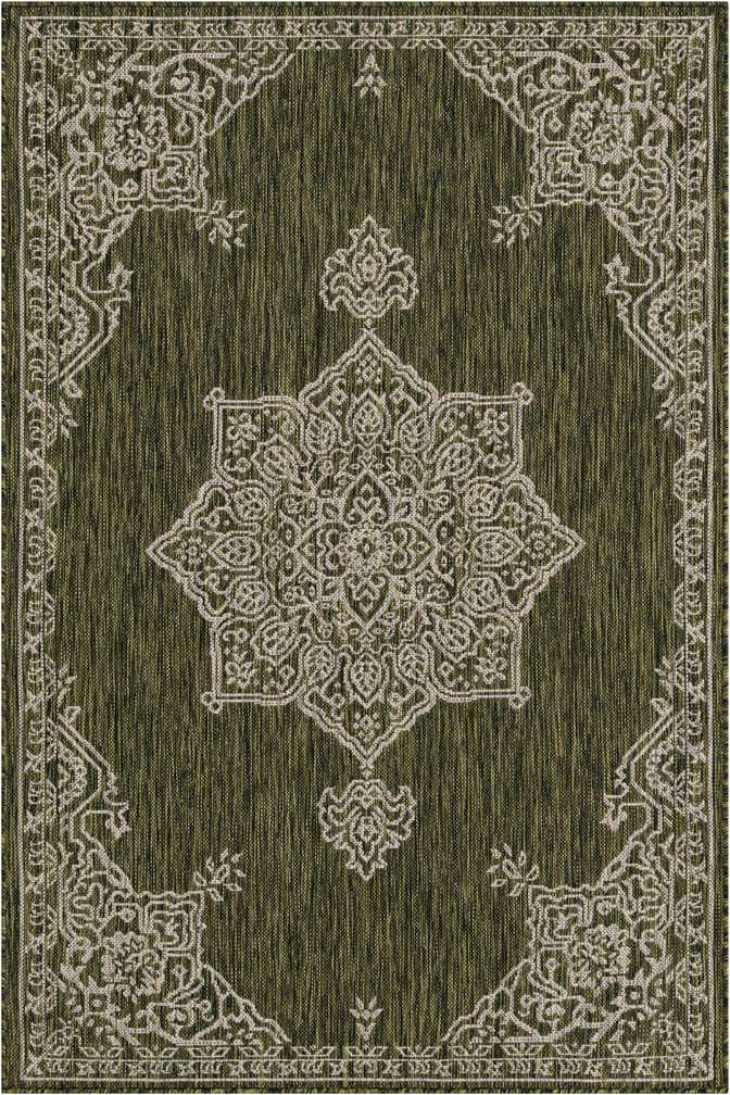 4' x 6' Easy-Clean Traditional Indoor / Outdoor Rug