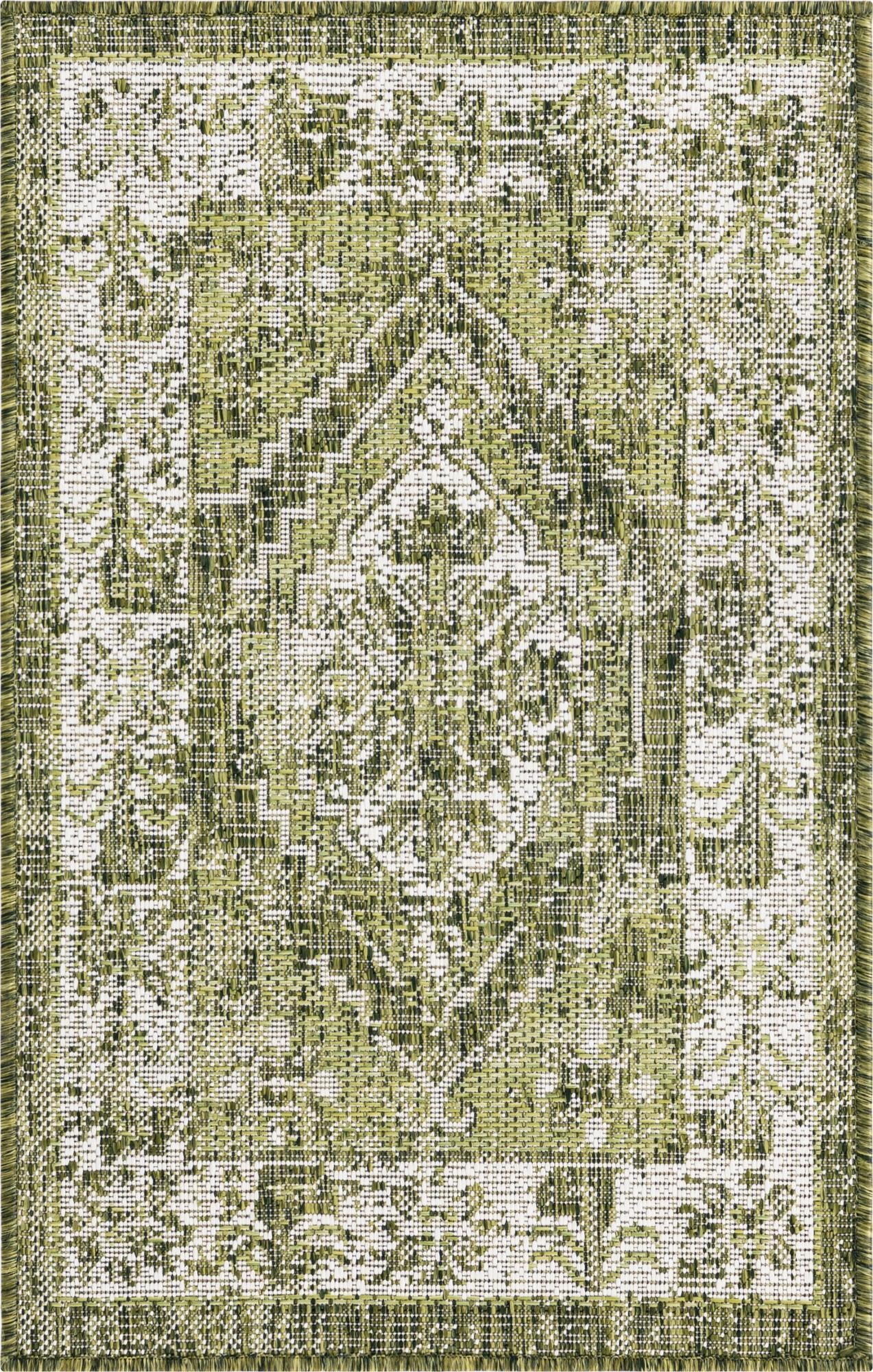 2' x 3' Easy-Clean Traditional Indoor / Outdoor Rug