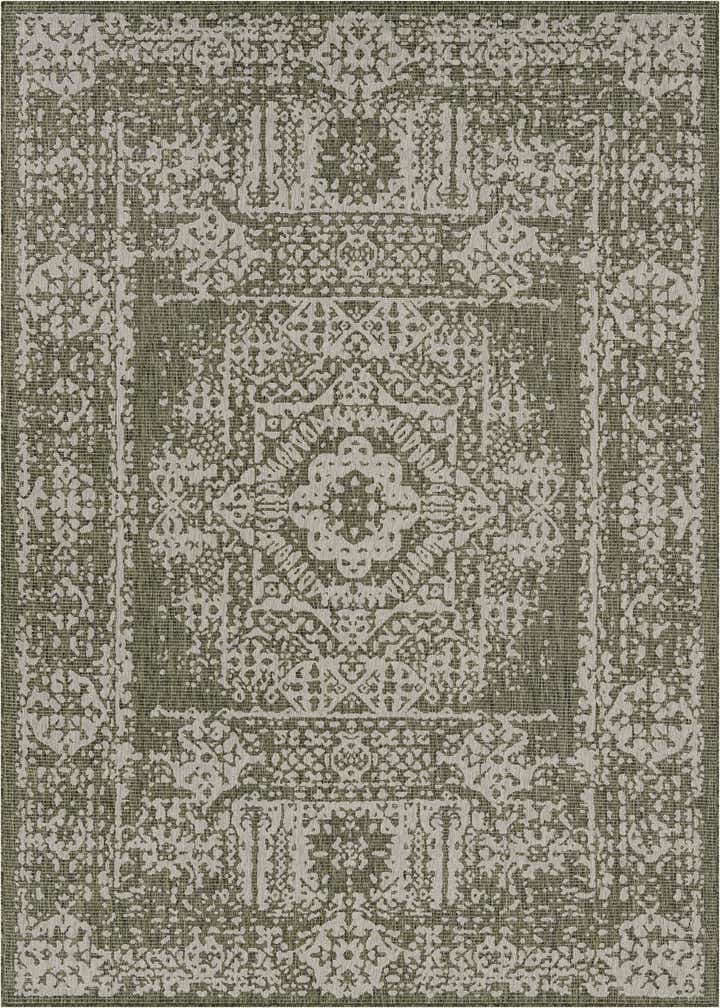 7' 10 x 10' Easy-Clean Traditional Indoor / Outdoor Rug