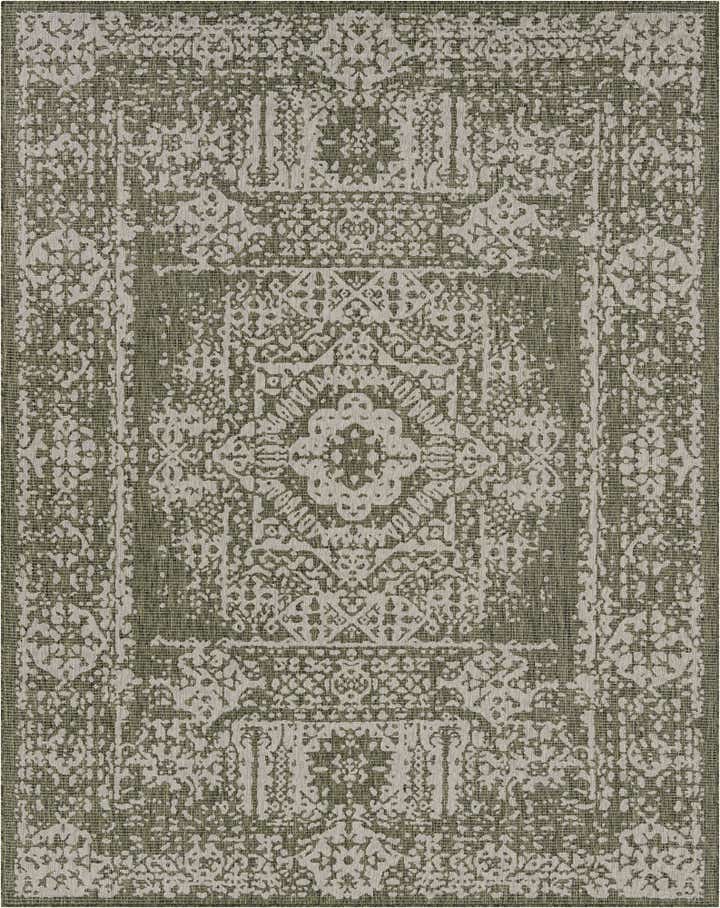 7' 10 x 10' Easy-Clean Traditional Indoor / Outdoor Rug