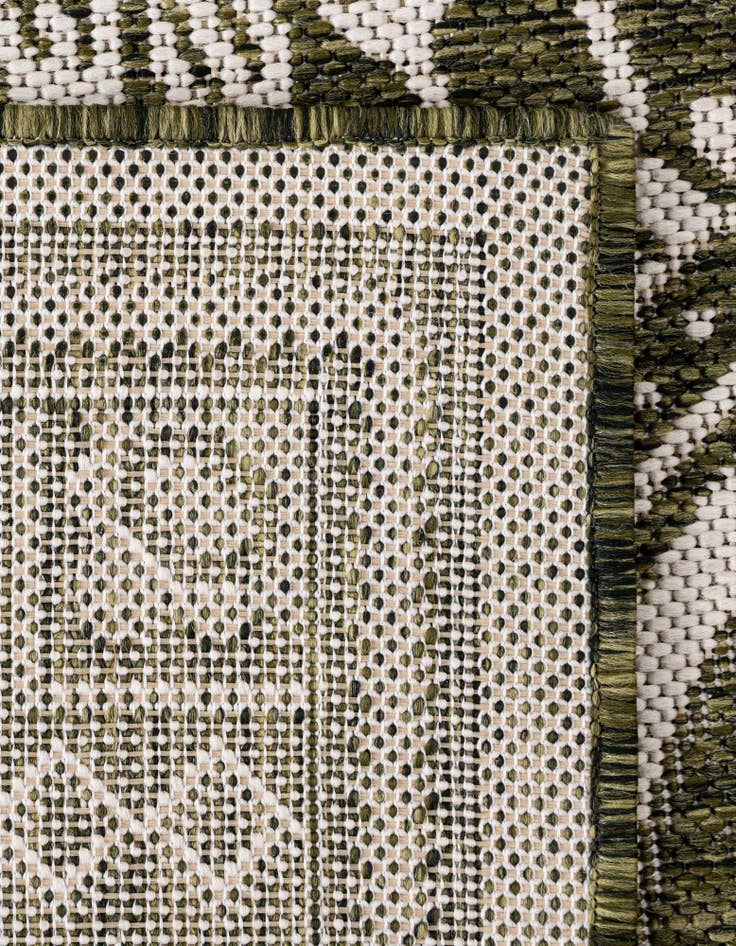 Detail image of 5' 3 x 7' Easy-Clean Traditional Indoor / Outdoor Rug