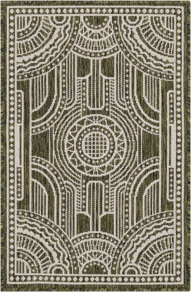 2' x 3' Easy-Clean Traditional Indoor / Outdoor Rug