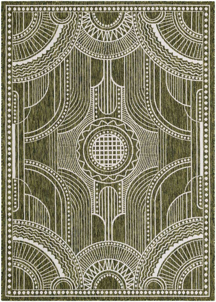 5' 3 x 7' Easy-Clean Traditional Indoor / Outdoor Rug