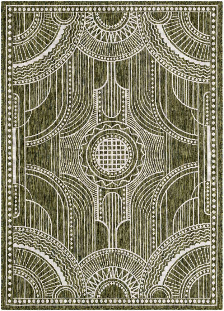 5' 3 x 7' Easy-Clean Traditional Indoor / Outdoor Rug