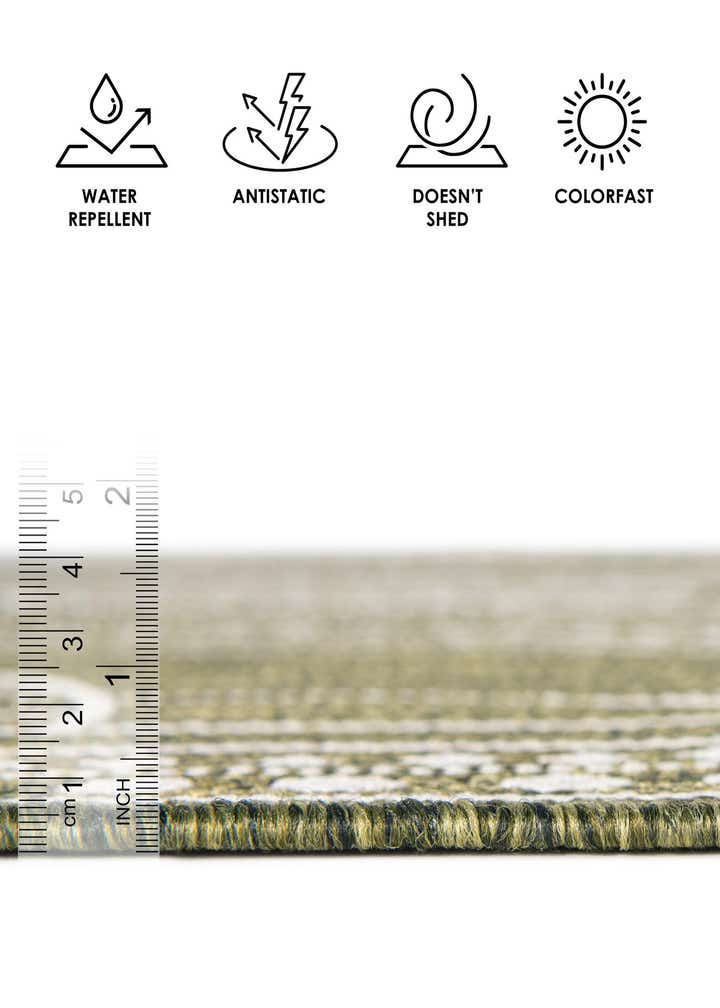 10' x 14' Easy-Clean Traditional Indoor / Outdoor Rug