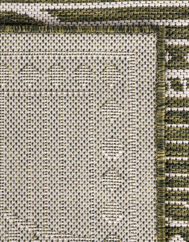 Detail image of 5' 3 x 7' Easy-Clean Traditional Indoor / Outdoor Rug