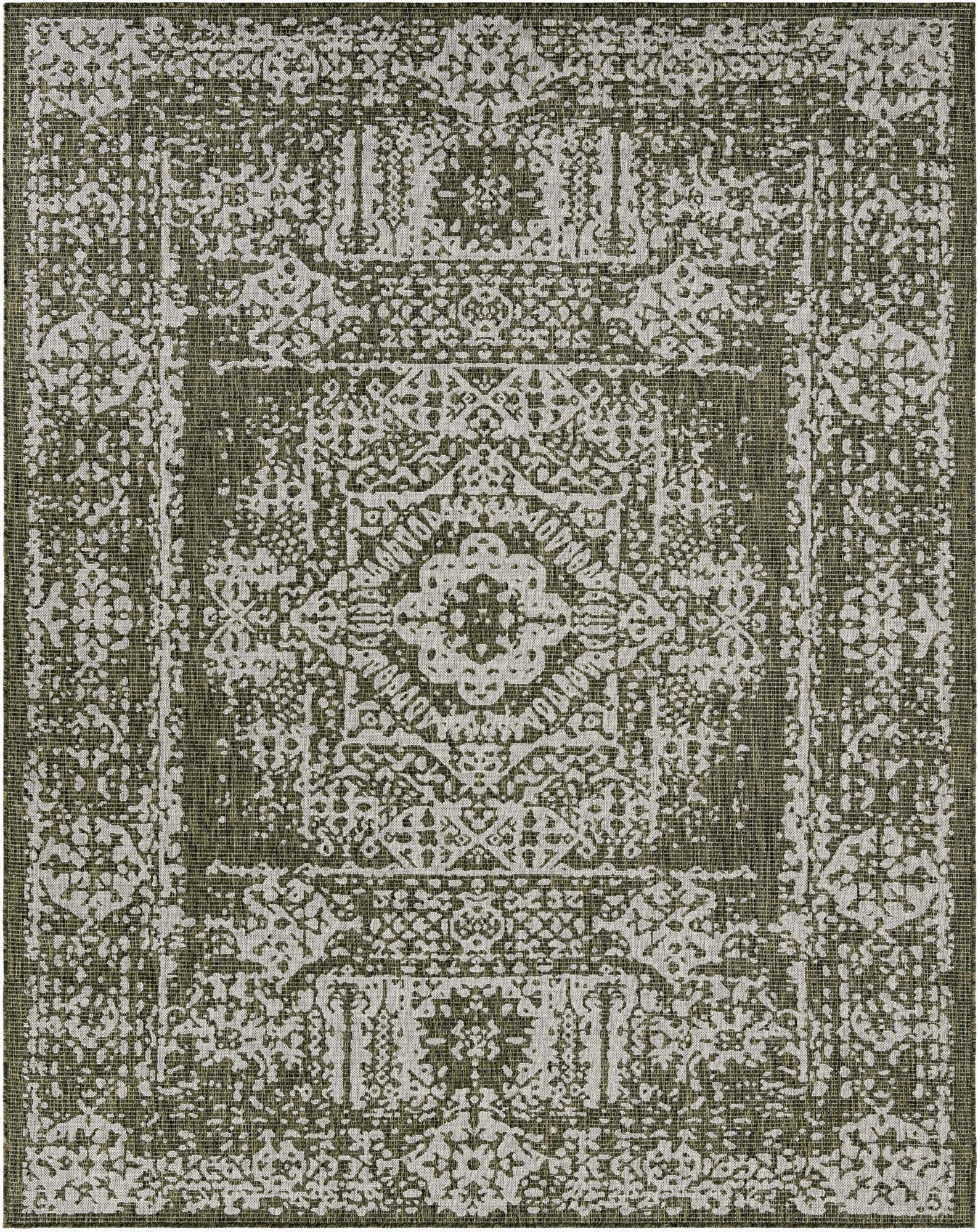 7' 10 x 10'  Washable Traditional Indoor / Outdoor Rug
