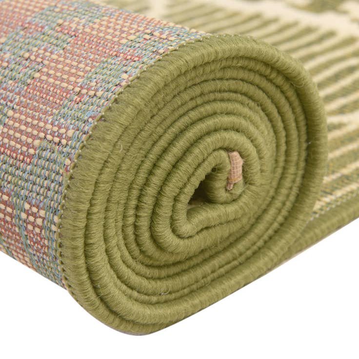 Detail image of 7' 10 x 10' Easy-Clean Trellis Indoor / Outdoor Rug