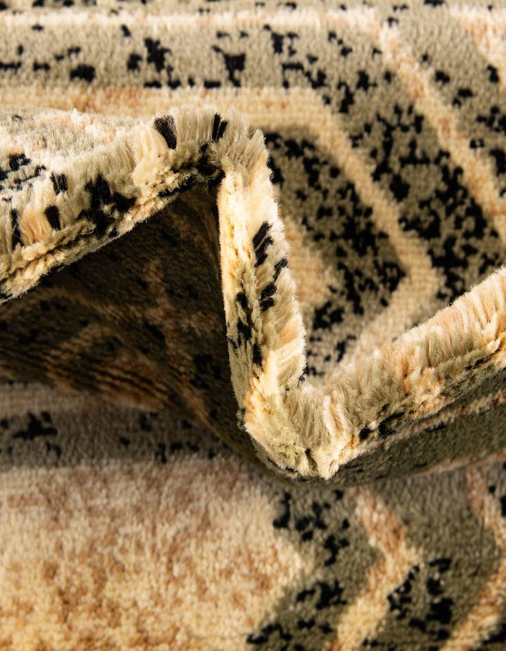 Detail image of 10' x 14' Pioneer Rug