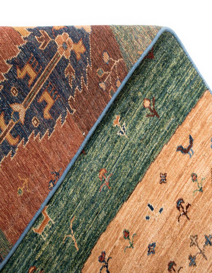 Detail image of 5' 6 x 8' Rubin Wool Rug