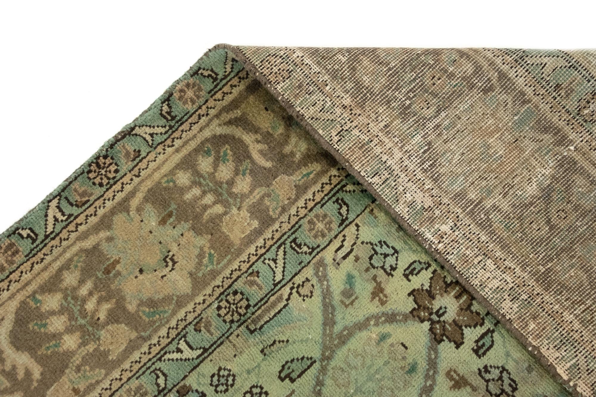 6' 8 x 9' 7 Hand Knotted Sarough Persian Wool Rug
