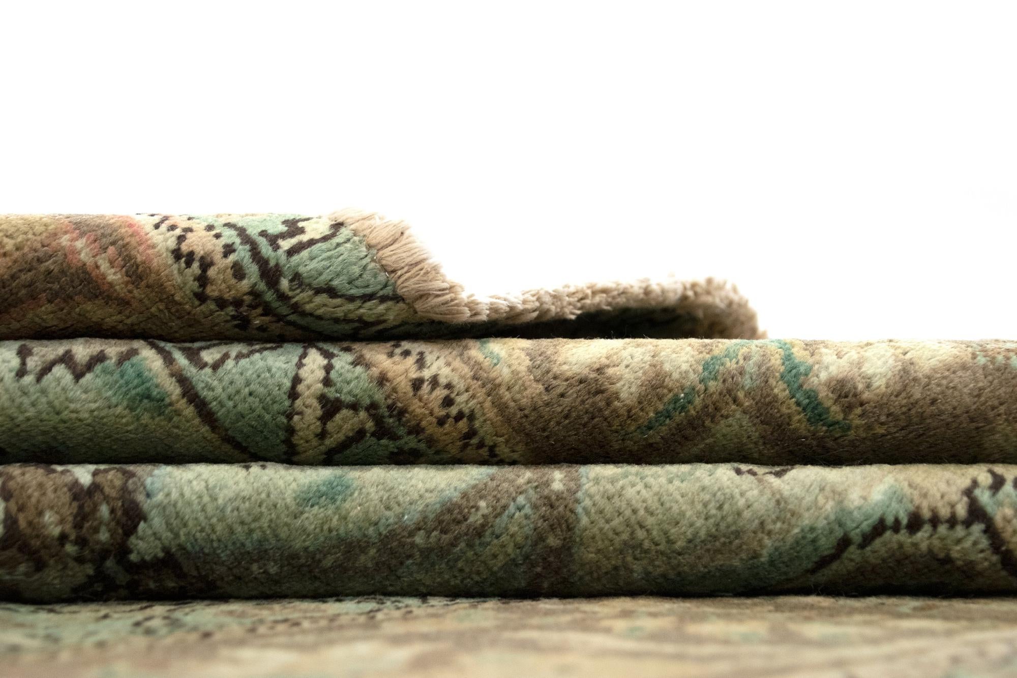 6' 8 x 9' 7 Hand Knotted Sarough Persian Wool Rug