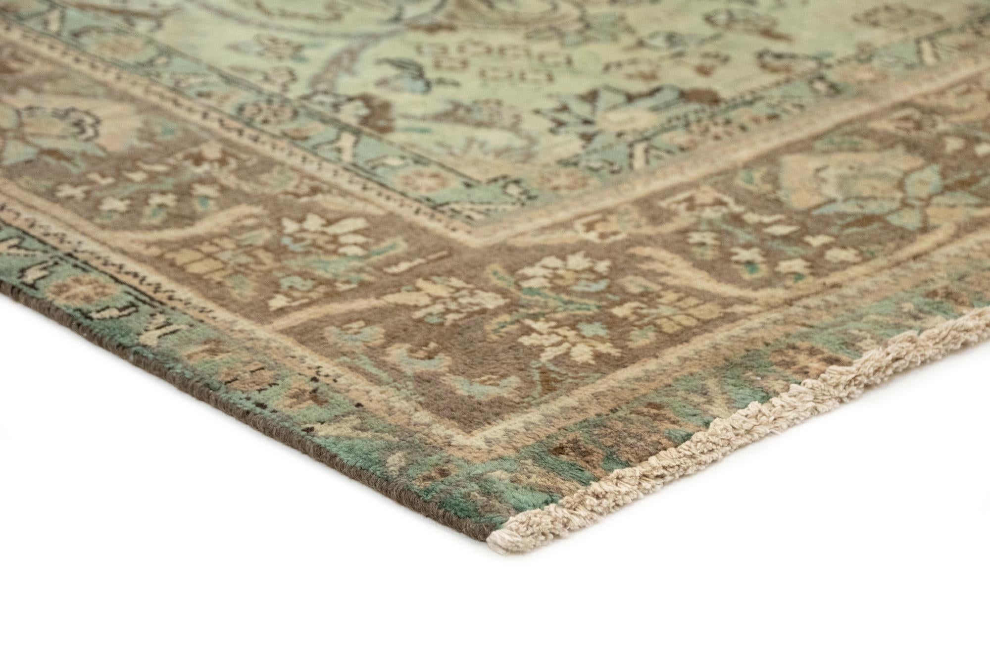 6' 8 x 9' 7 Hand Knotted Sarough Persian Wool Rug