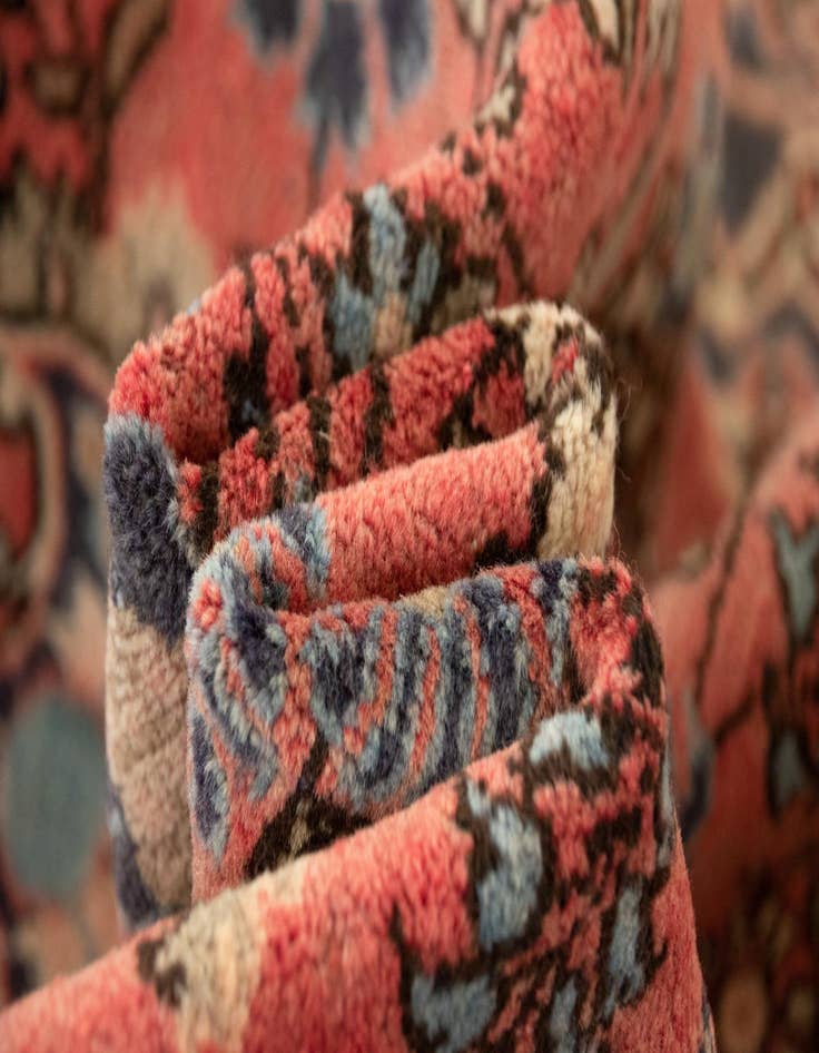 Detail image of 4' 4 x 6' 6 Hand Knotted Sarough Persian Wool Rug