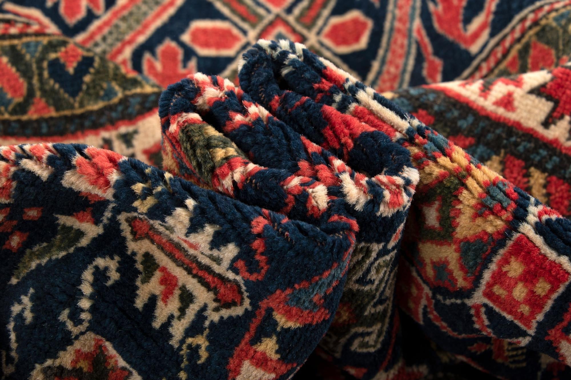 4' 9 x 6' 5 Hand Knotted Schirwan Rug