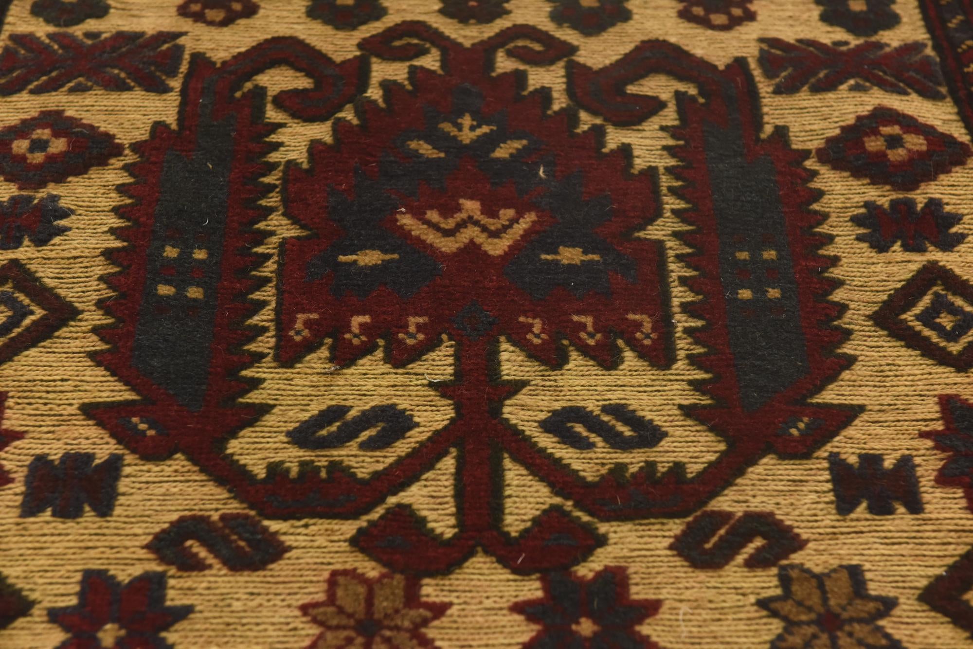 2' 10 x 4' 5 Hand Knotted Sumak Wool Rug
