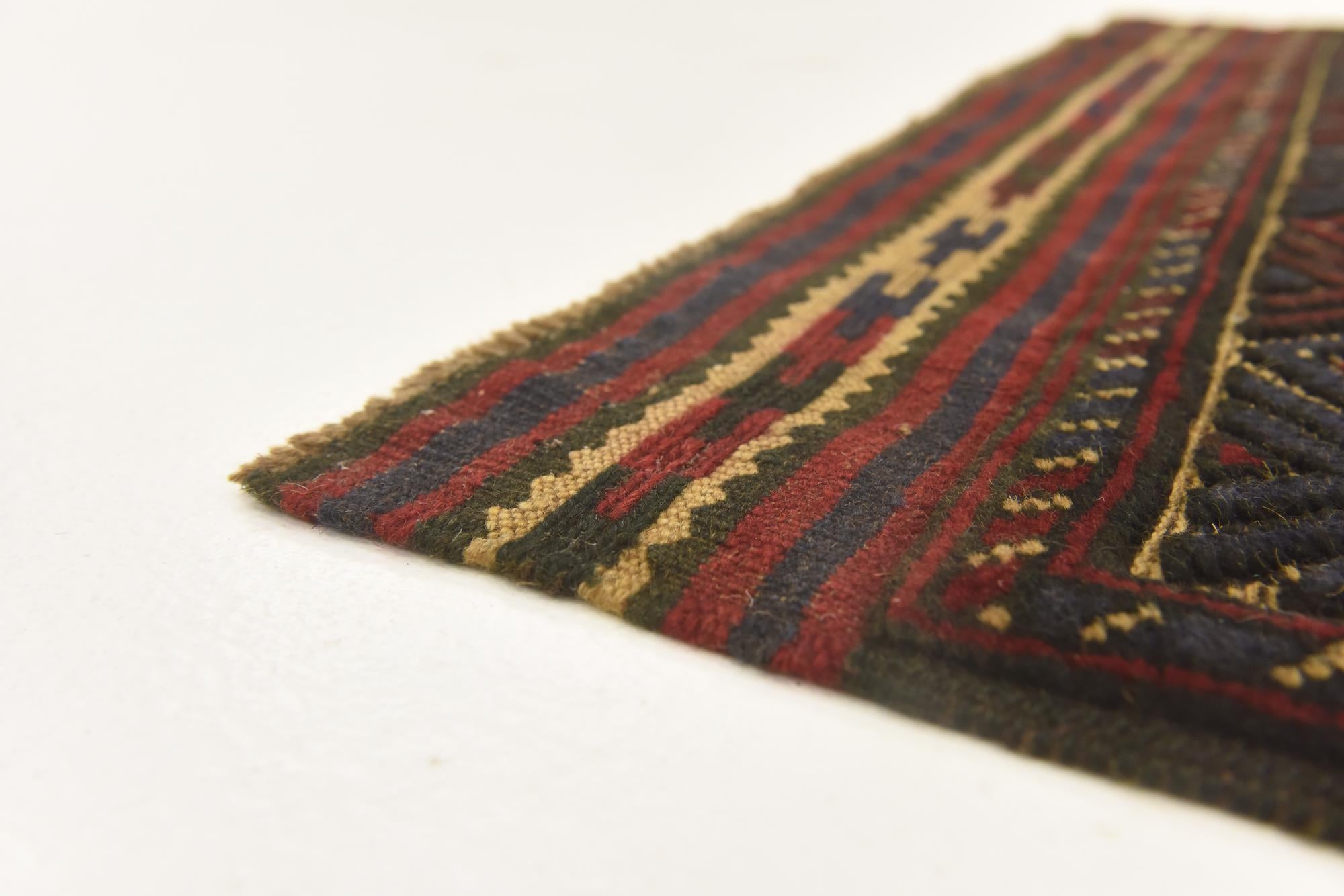 2' 10 x 4' 5 Hand Knotted Sumak Wool Rug