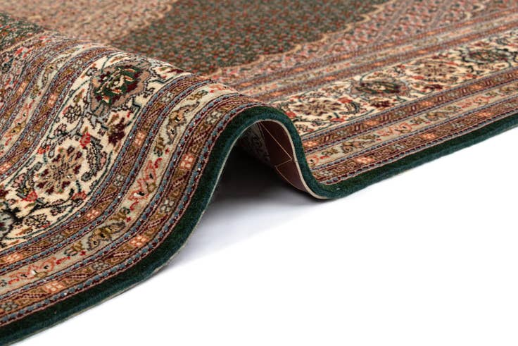 Detail image of 5' 6 x 7' 10 Tabriz Mahi Rug