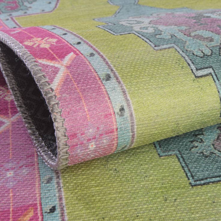Detail image of 8' 4 x 12' Washable Timeless Rug