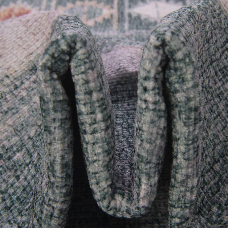 Detail image of 3' 6 x 5' 6 Washable Timeless Rug