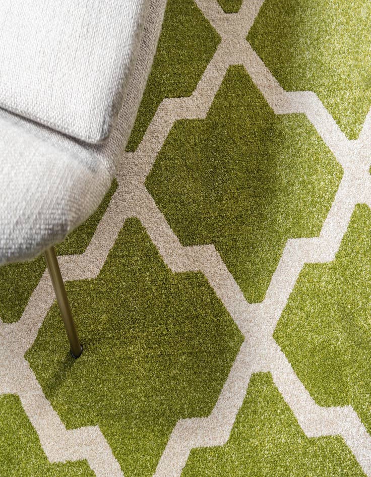 Detail image of 7' x 10' Trellis Rug