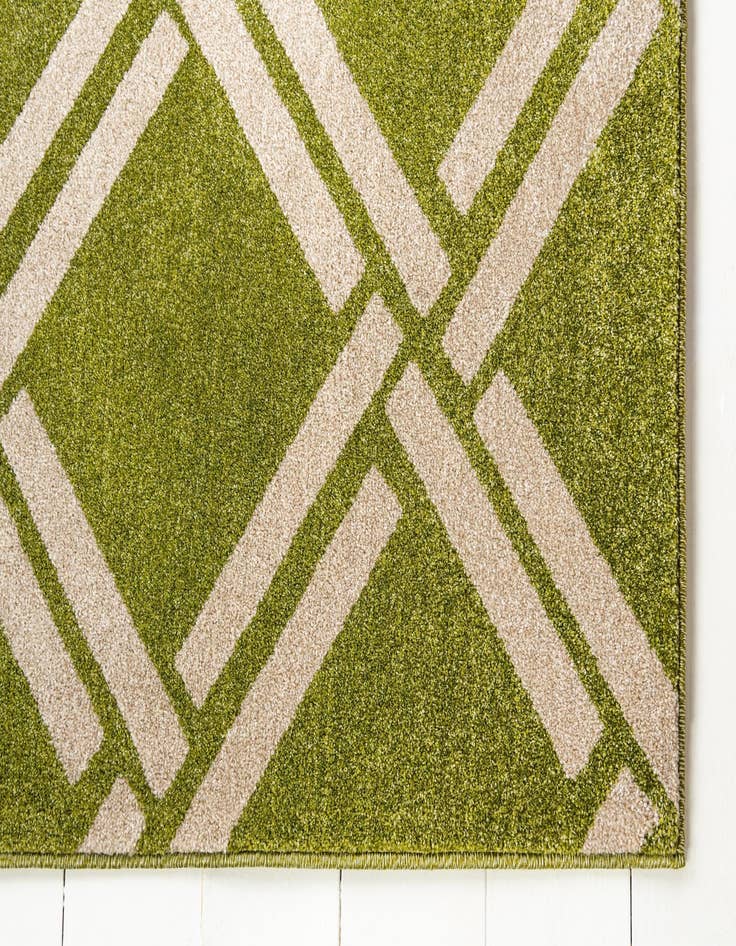 Detail image of 7' x 10' Trellis Rug