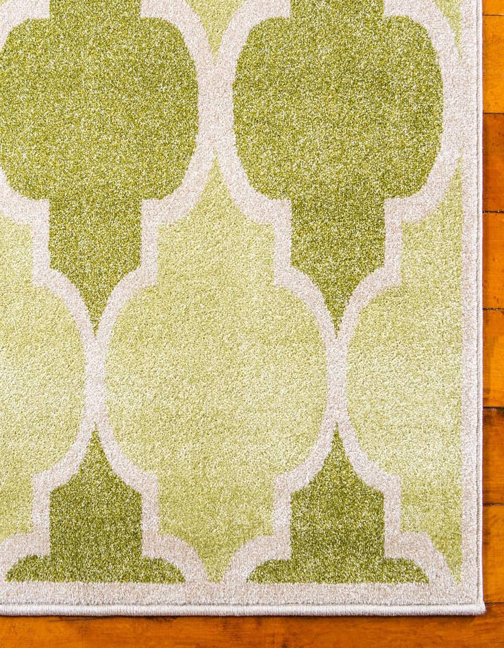 Detail image of 7' x 10' Trellis Rug