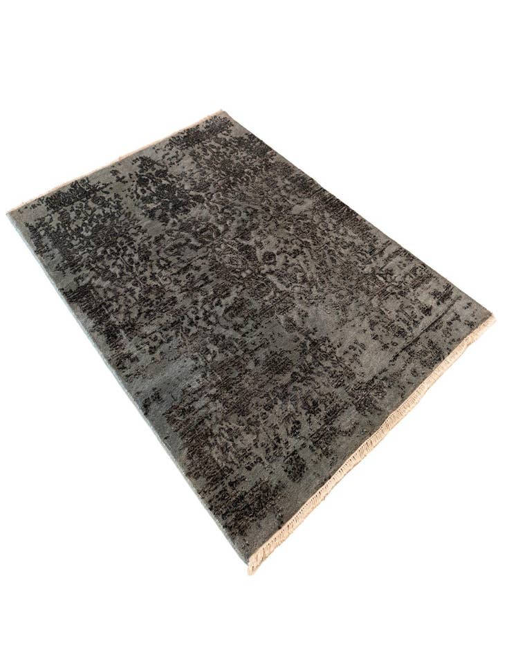 Detail image of 4' 8 x 6' 9 Tulsi Wool Rug