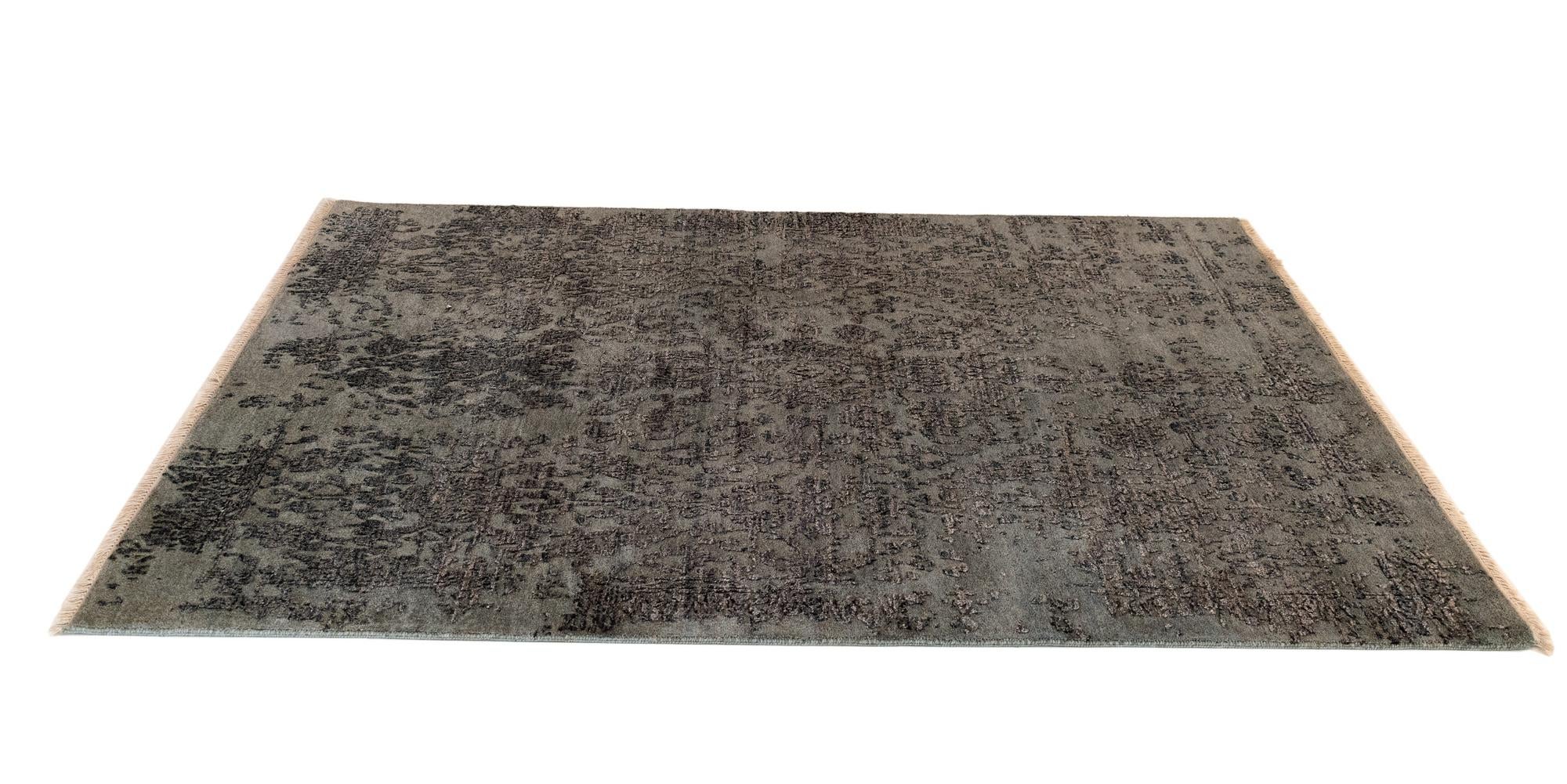 4' 8 x 6' 9 Tulsi Wool Rug