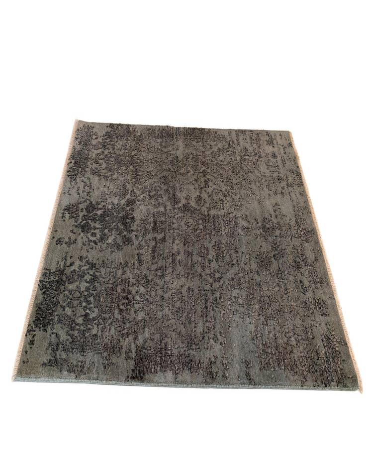 Detail image of 4' 8 x 6' 9 Tulsi Wool Rug