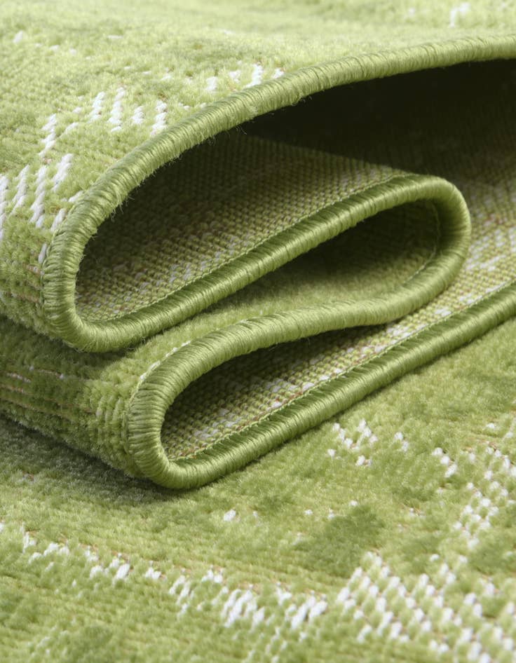 Detail image of 4' x 6' Valencia Rug