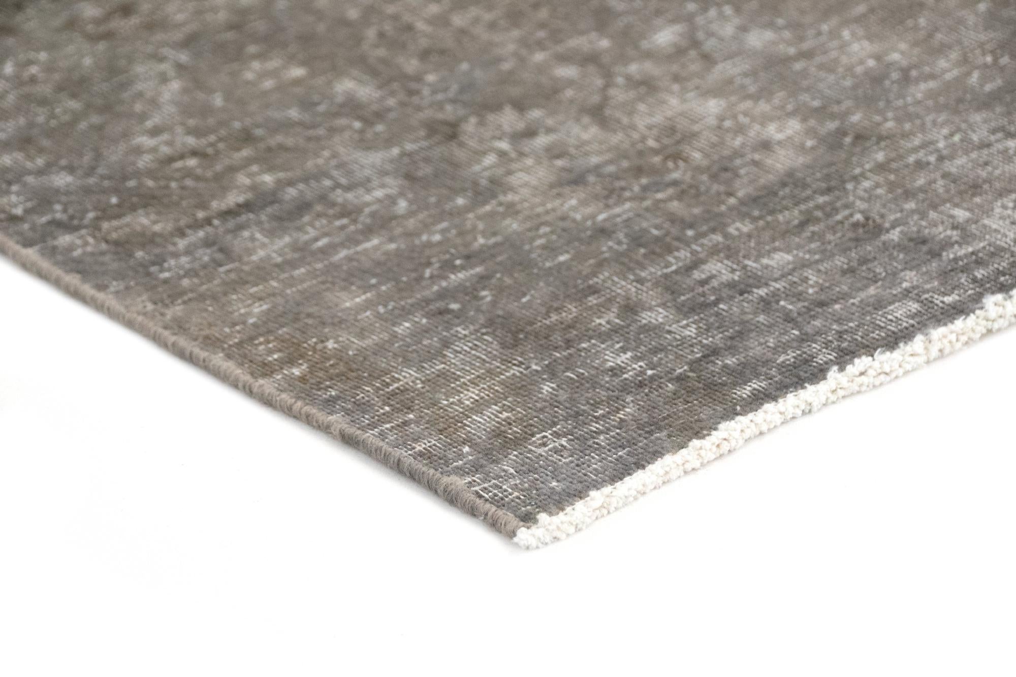 5' 8 x 6' 11 Vintage Royal Wool Rug
