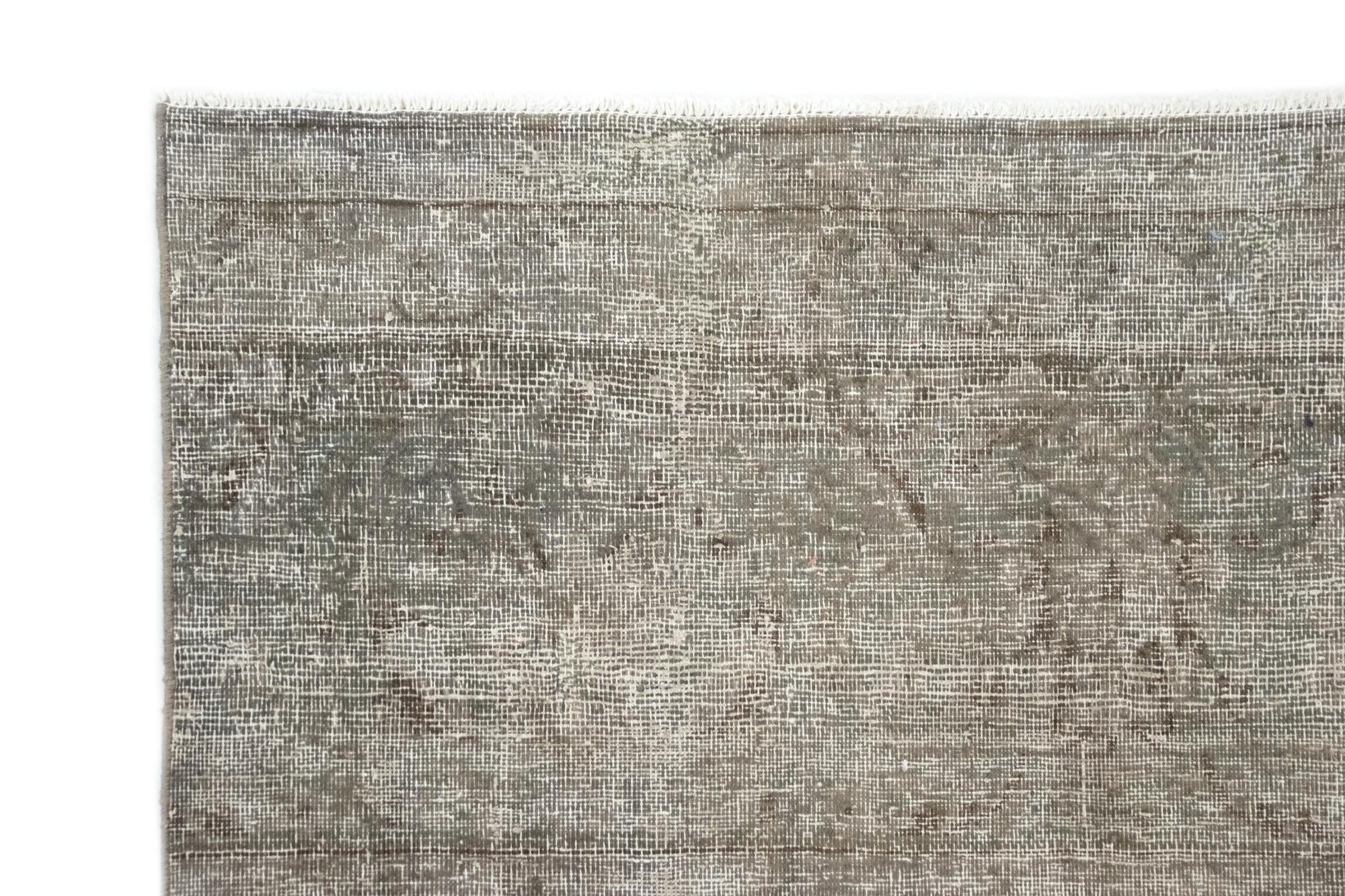 5' 8 x 6' 11 Vintage Royal Wool Rug