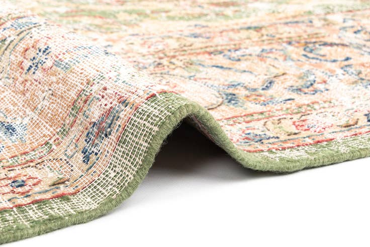 Detail image of 6' 11 x 9' 6 Vintage Royal Wool Rug