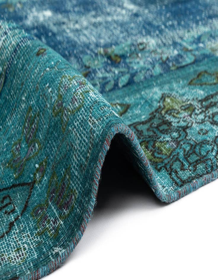 Detail image of 7' 8 x 11' 7 Vintage Royal Wool Rug