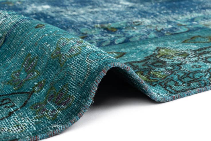 Detail image of 7' 8 x 11' 7 Vintage Royal Wool Rug