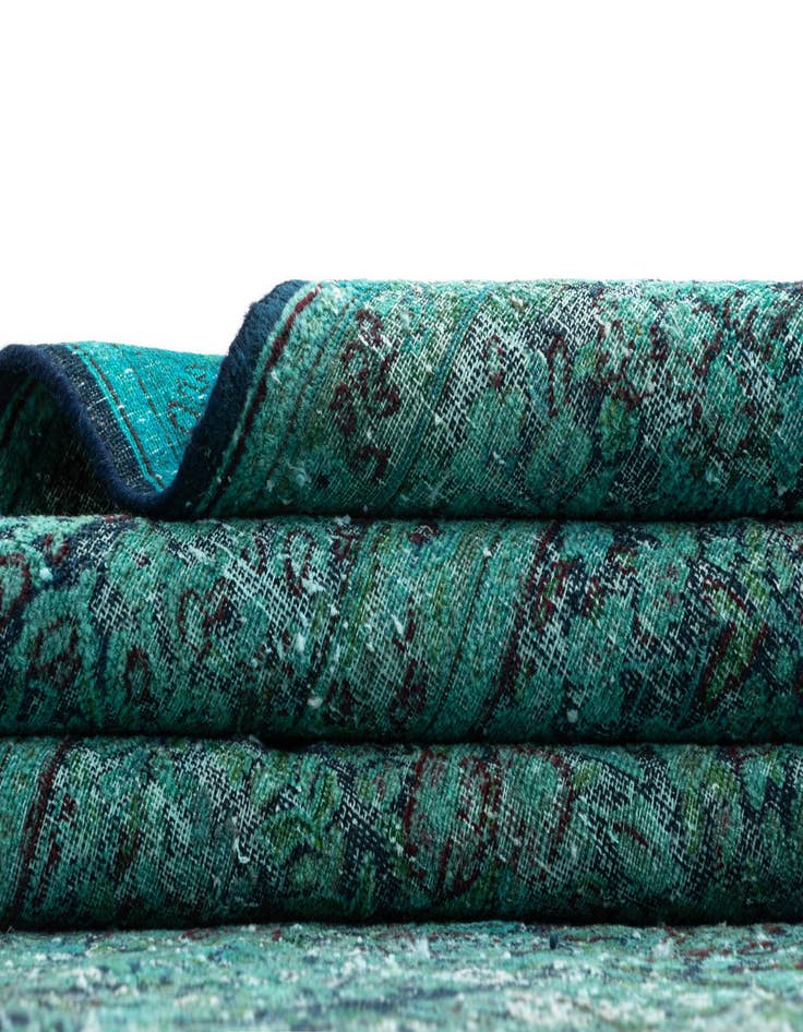 Detail image of 8' x 11' 2 Vintage Royal Wool Rug