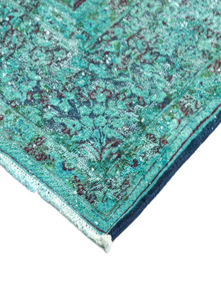 Detail image of 8' x 11' 2 Vintage Royal Wool Rug