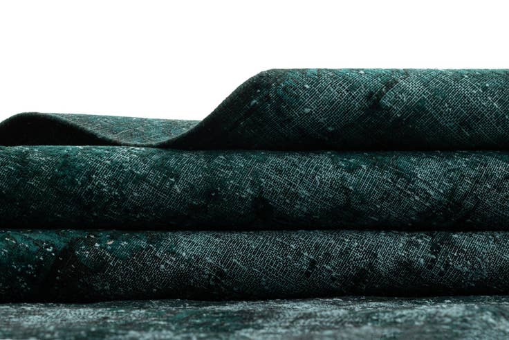 Detail image of 9' 7 x 12' 9 Vintage Royal Wool Rug