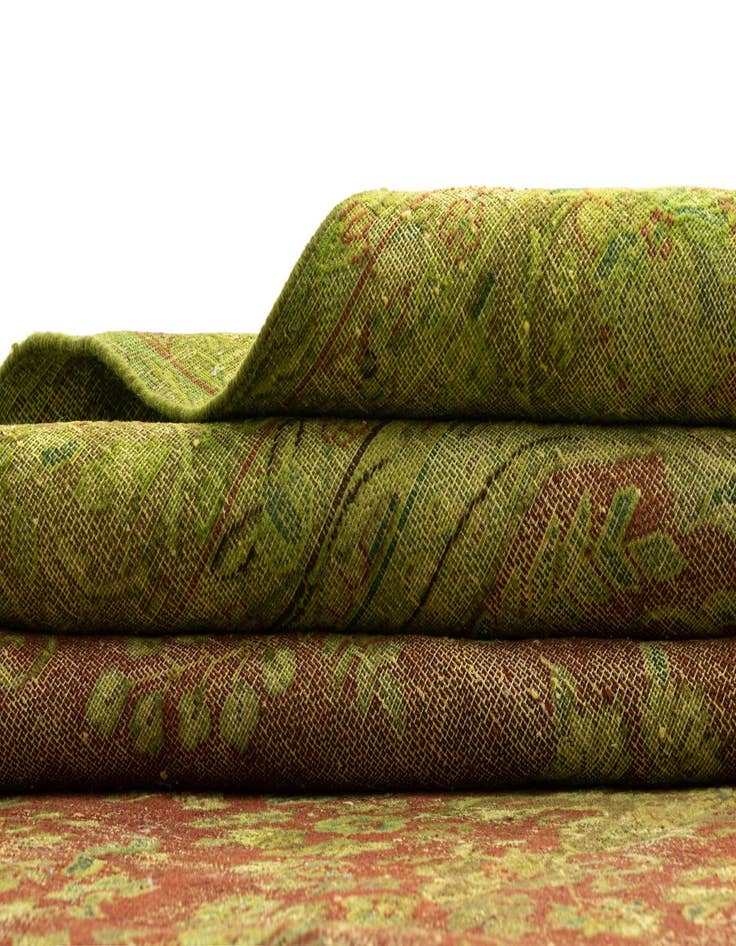 Detail image of 9' 7 x 12' 5 Vintage Royal Wool Rug