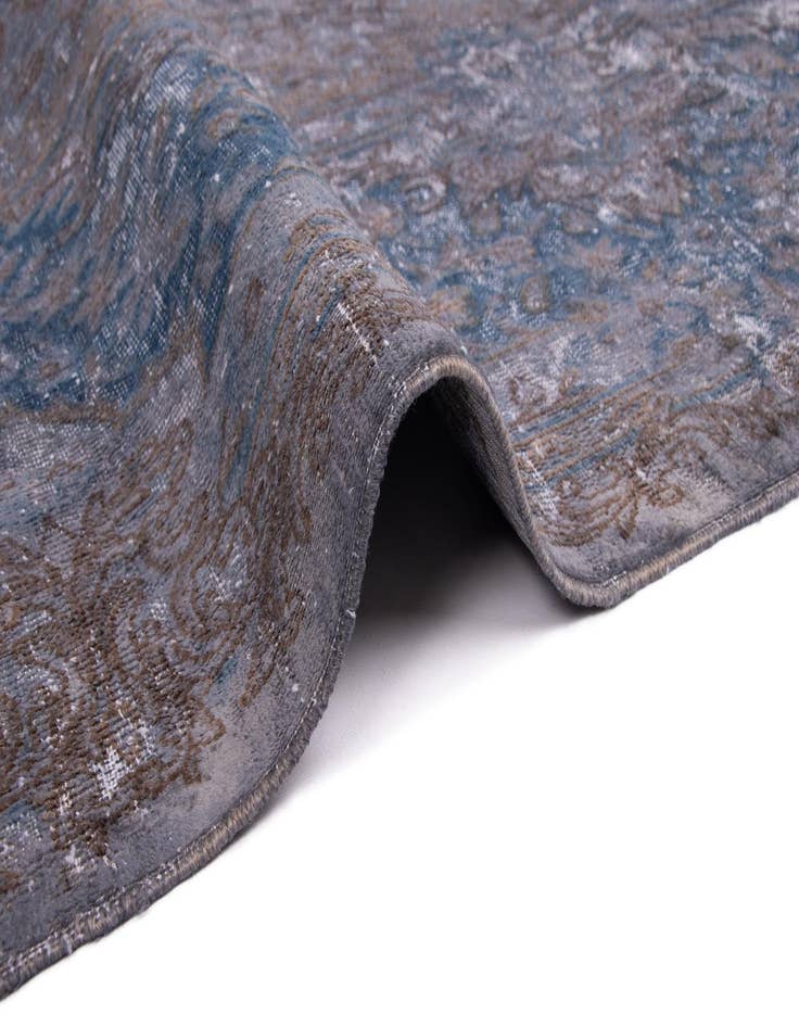 Detail image of 9' 10 x 13' 5 Vintage Royal Wool Rug