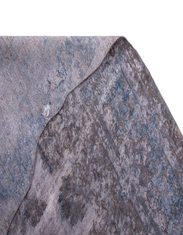 Detail image of 9' 10 x 13' 5 Vintage Royal Wool Rug