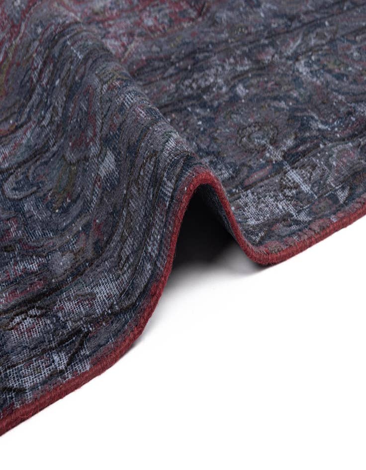 Detail image of 9' 8 x 13' 6 Vintage Royal Wool Rug