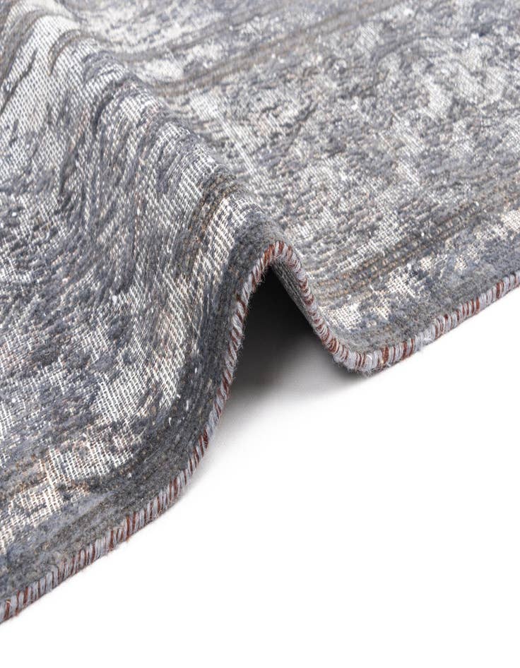 Detail image of 9' 10 x 13' 3 Vintage Royal Wool Rug