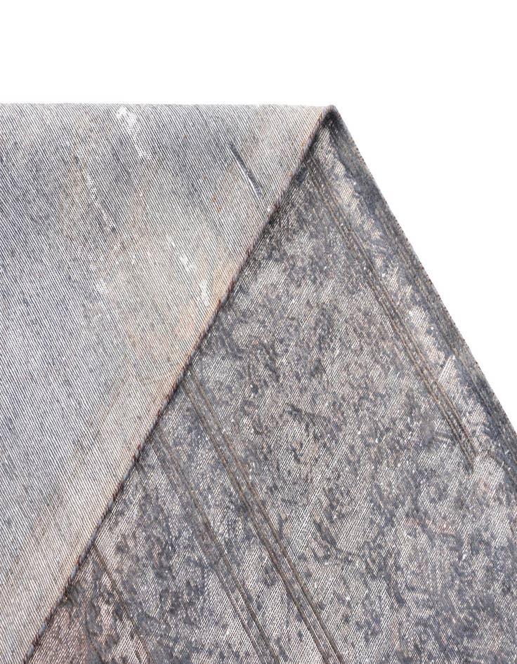 Detail image of 9' 10 x 13' 3 Vintage Royal Wool Rug