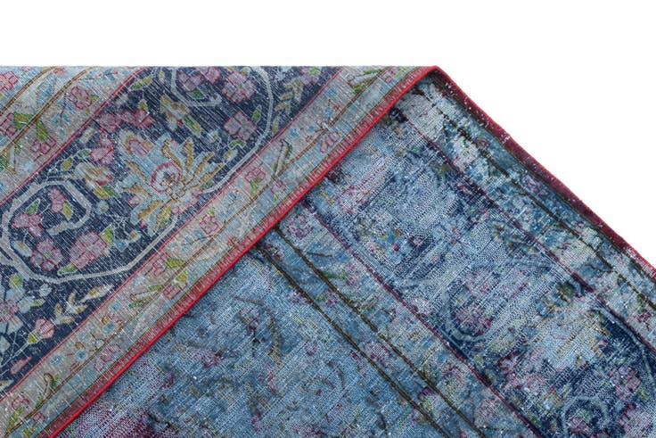 Detail image of 9' 11 x 12' 5 Vintage Royal Wool Rug