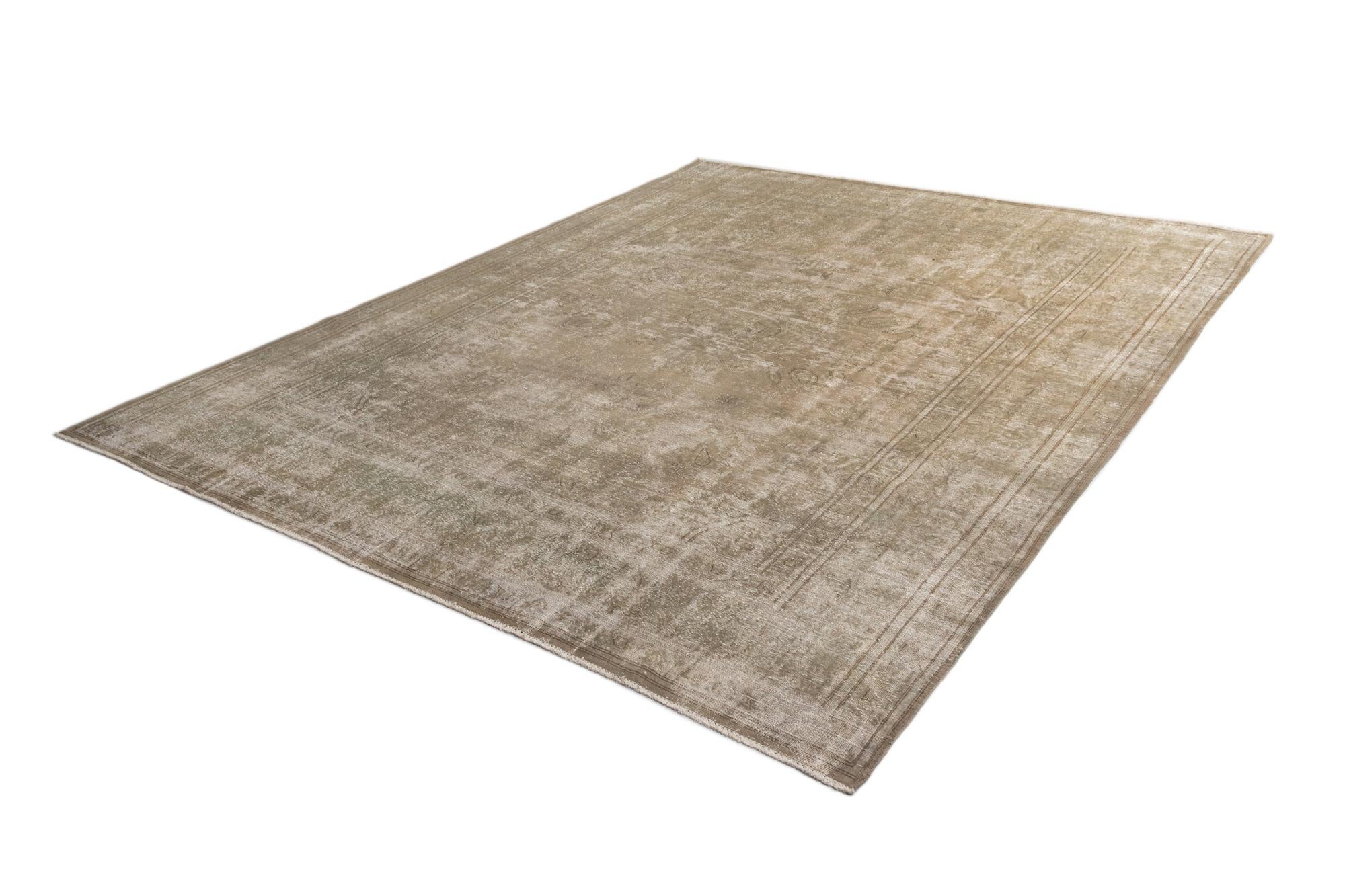 9' 8 x 12' 2 Vintage Royal Wool Rug